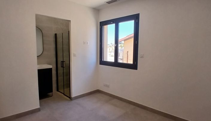 Image No.15-2 Bed House for sale