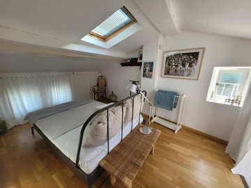 lau216000ep