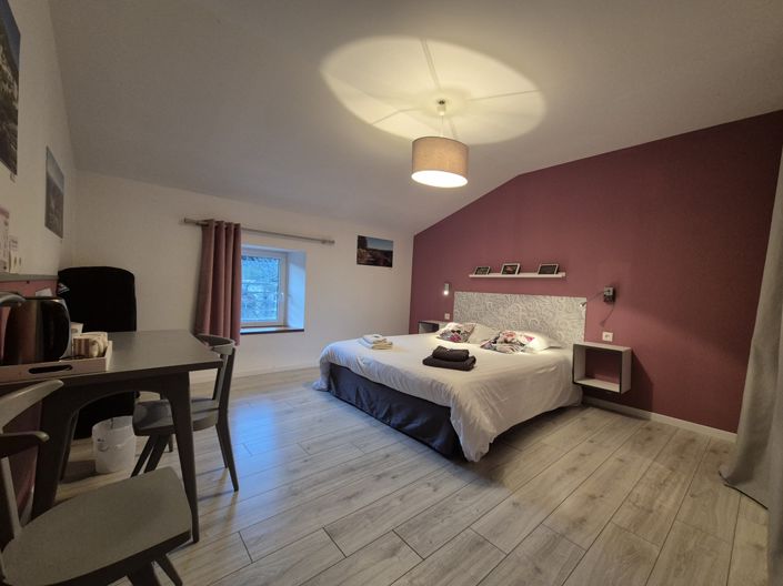 Image No.10-9 Bed House for sale
