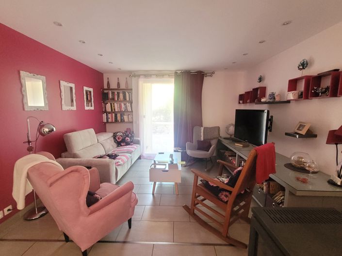 Image No.18-9 Bed House for sale