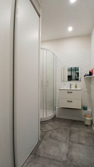 Image No.23-5 Bed Property for sale
