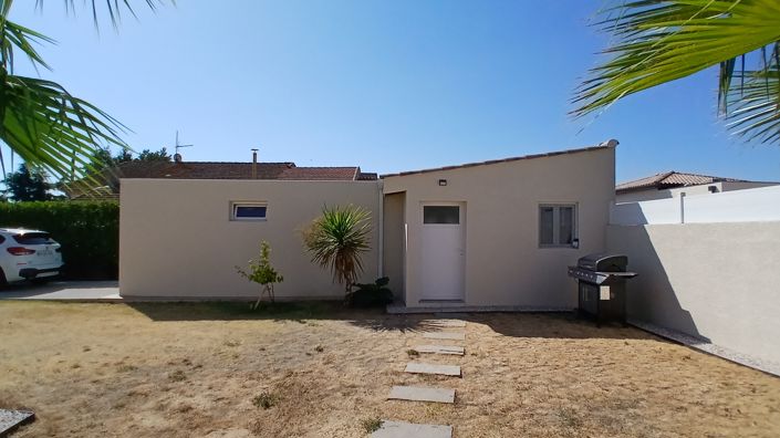 Image No.8-5 Bed Property for sale