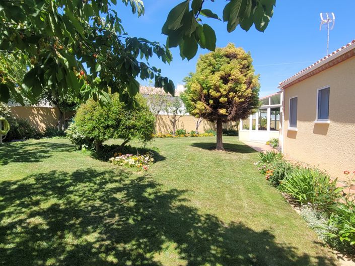 Image No.4-4 Bed Property for sale