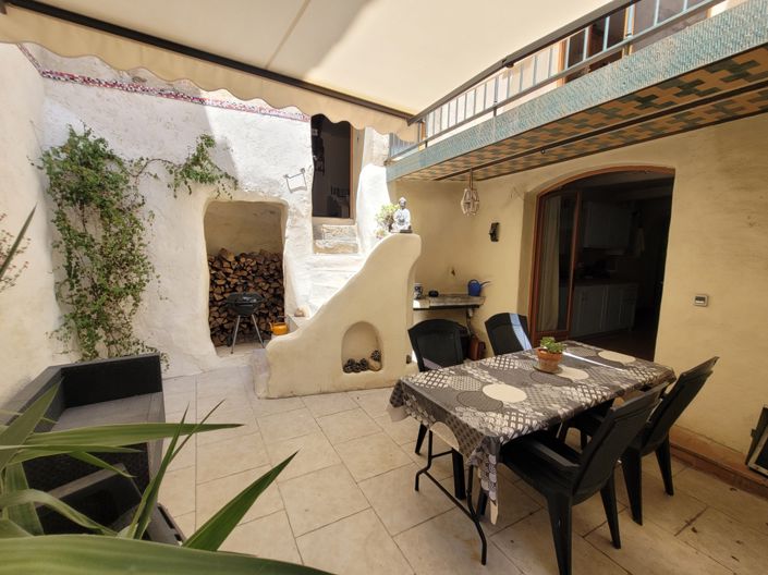 Image No.2-5 Bed House for sale