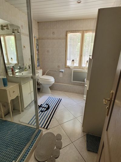 Image No.18-Propriété de 7 chambres à vendre à Mèze