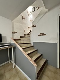 aut125000eg-rotated