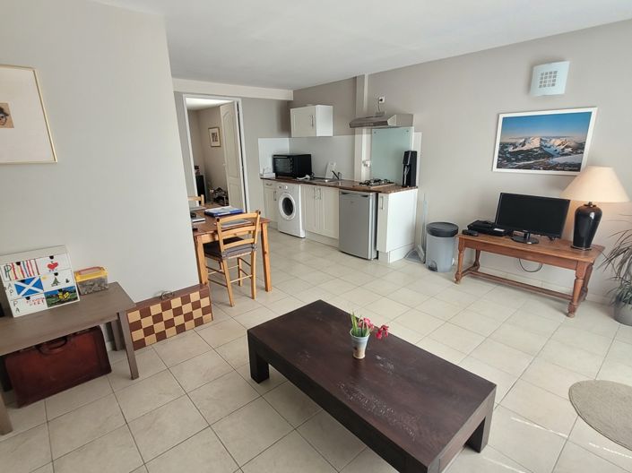 Image No.15-3 Bed Property for sale