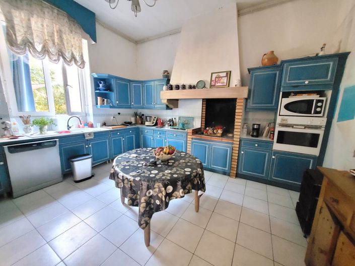Image No.14-6 Bed House for sale