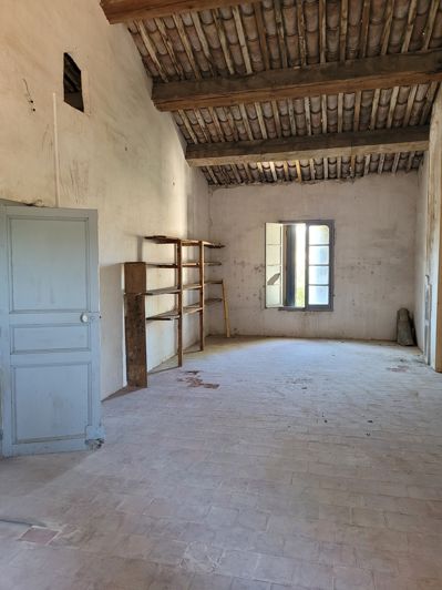 Image No.22-6 Bed House for sale