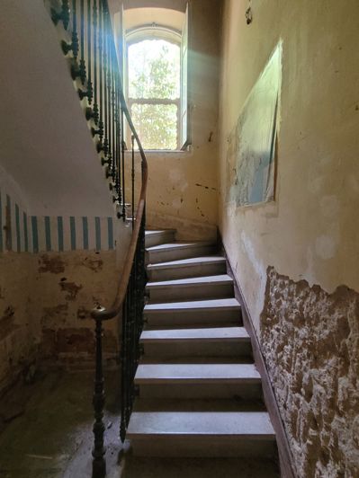 Image No.16-6 Bed House for sale