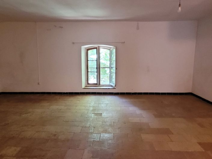 Image No.25-6 Bed House for sale
