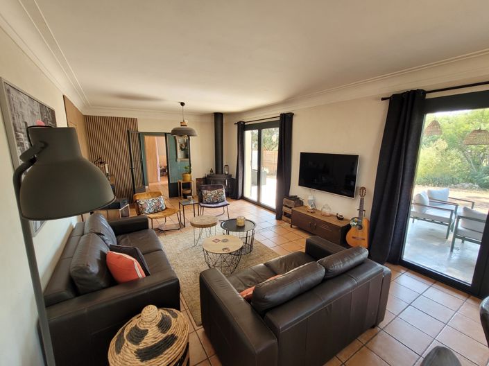 Image No.10-4 Bed Property for sale
