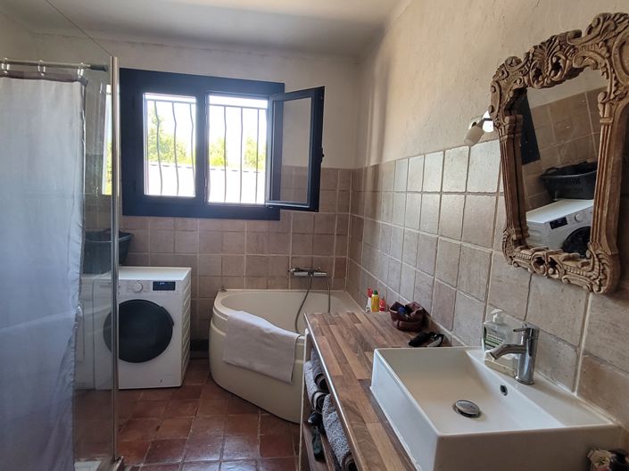 Image No.20-4 Bed Property for sale