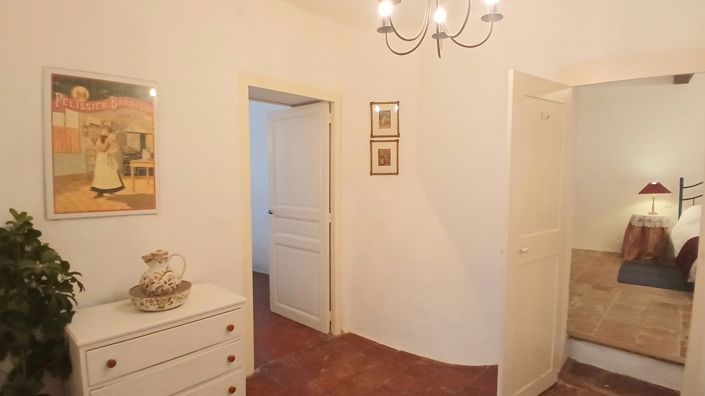 Image No.18-5 Bed House for sale
