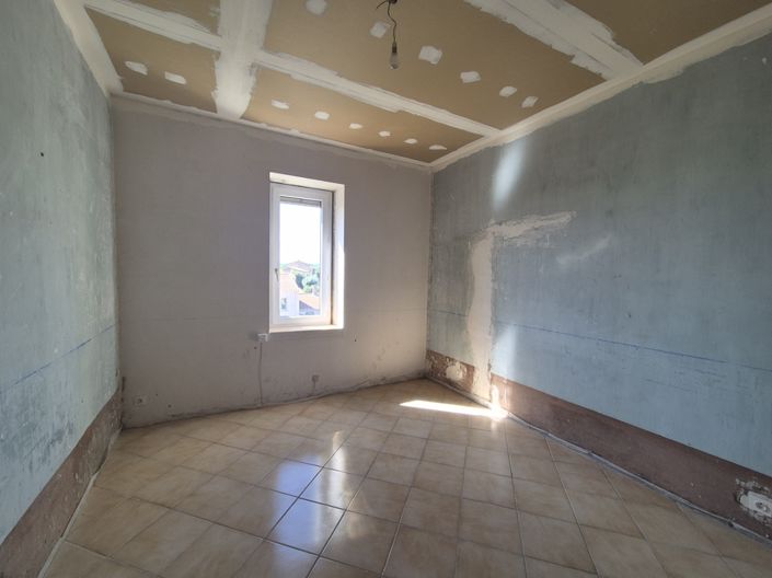Image No.19-8 Bed House for sale