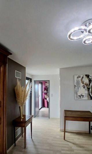 Image No.26-5 Bed Property for sale