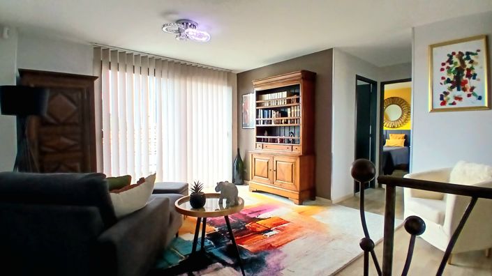 Image No.28-5 Bed Property for sale