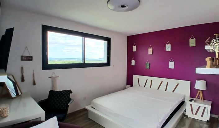 Image No.31-5 Bed Property for sale