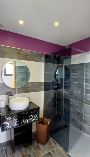 Image No.33-5 Bed Property for sale