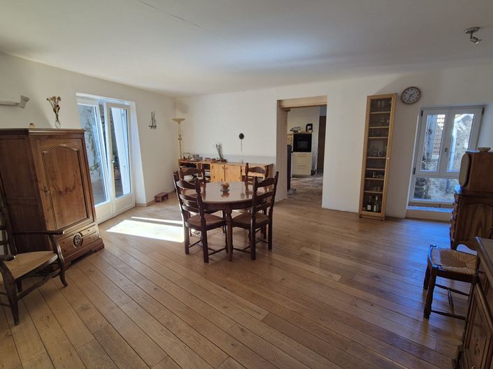 Image No.13-4 Bed Property for sale