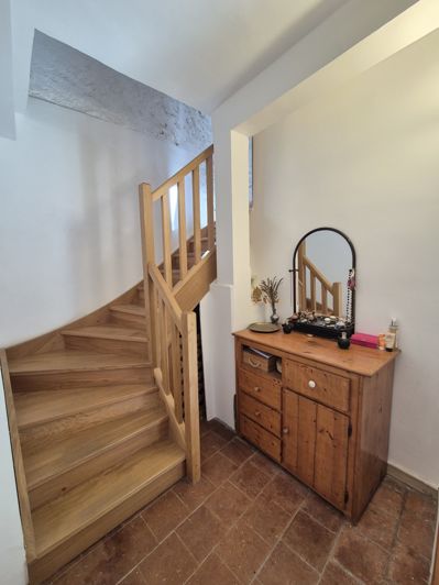 Image No.18-4 Bed Property for sale