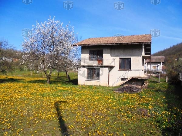 Image No.1-4 Bed Property for sale