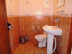 Image No.7-Un hôtel de 12 chambres à vendre à Veliko Tarnovo