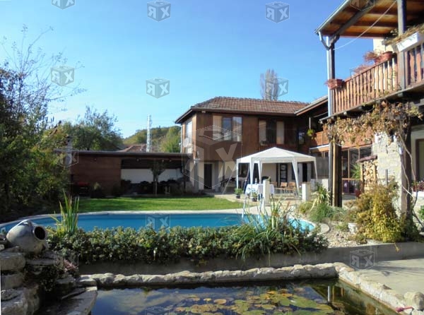 Image No.1-9 Bed House for sale