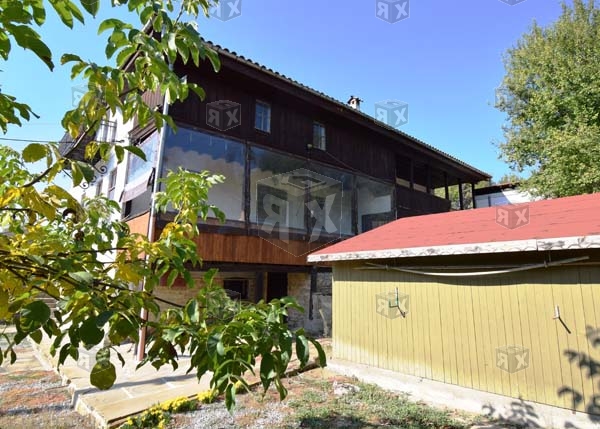 Image No.3-Maison de 5 chambres à vendre à Tserova Koriya