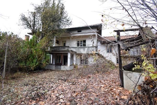 Image No.1-Maison de 5 chambres à vendre à Gostilitsa