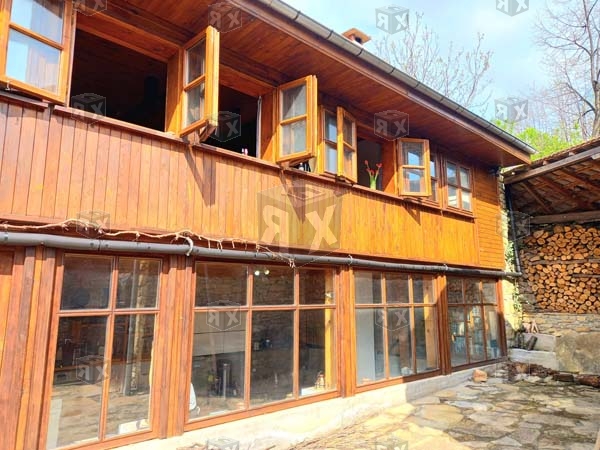 Image No.2-Maison de 4 chambres à vendre à Gostilitsa