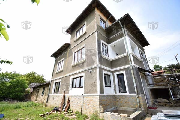 Image No.1-4 Bed House for sale
