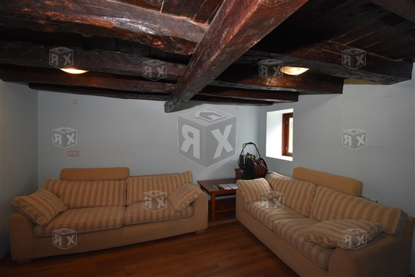 Image No.9-2 Bed House for sale