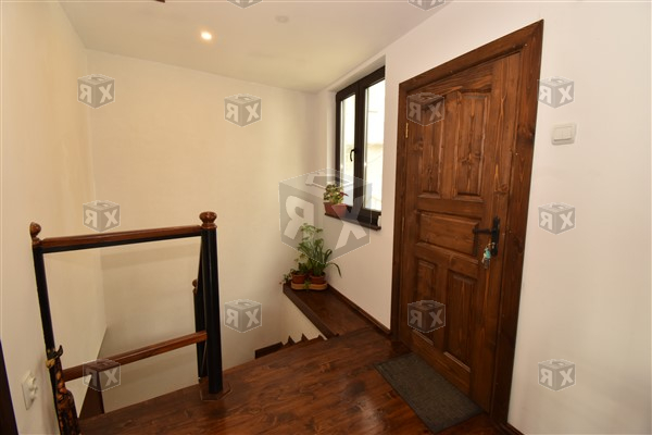 Image No.10-2 Bed House for sale