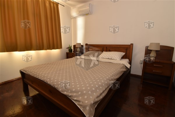 Image No.11-2 Bed House for sale