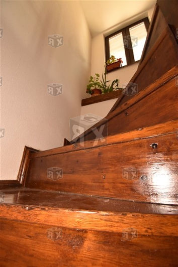 Image No.12-2 Bed House for sale