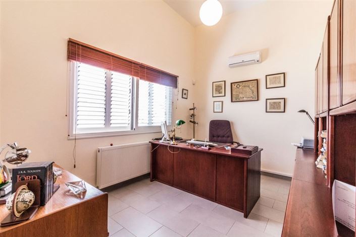 Image No.12-5 Bed Villa for sale