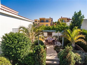 Detached Villa For Sale  in  Neo Chorio