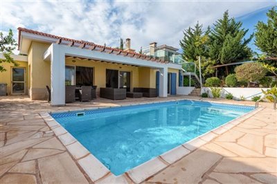 Bungalow For Sale  in  Latchi
