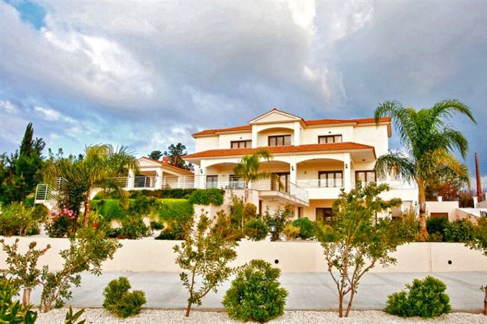 Image No.1-7 Bed Villa for sale