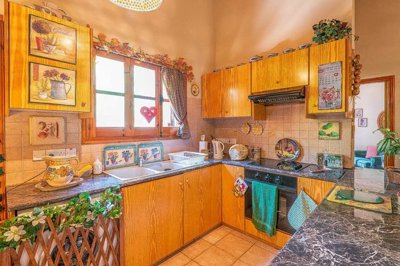 Stone House For Sale  in  Giolou