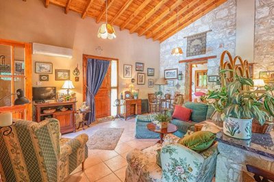 Stone House For Sale  in  Giolou