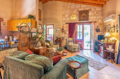 Stone House For Sale  in  Giolou