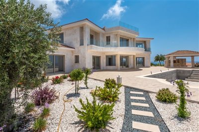 Detached Villa For Sale  in  Sea Caves