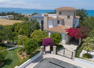 Detached Villa For Sale  in  Argaka