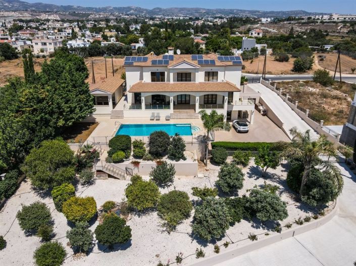 Image No.1-7 Bed Villa for sale