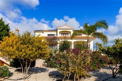 Detached Villa For Sale  in  Emba