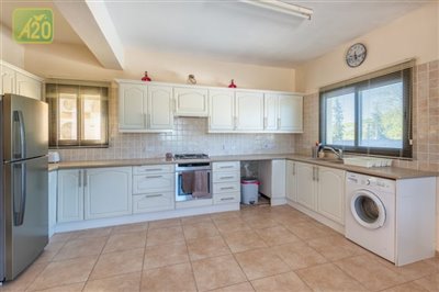 Detached Villa For Sale  in  Kathikas