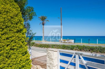 Detached Villa For Sale  in  Latchi