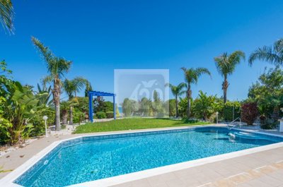 Detached Villa For Sale  in  Latchi